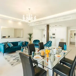 Modern And Luxurious -3 Bdr 2bth- Pastor Y Landero Seville